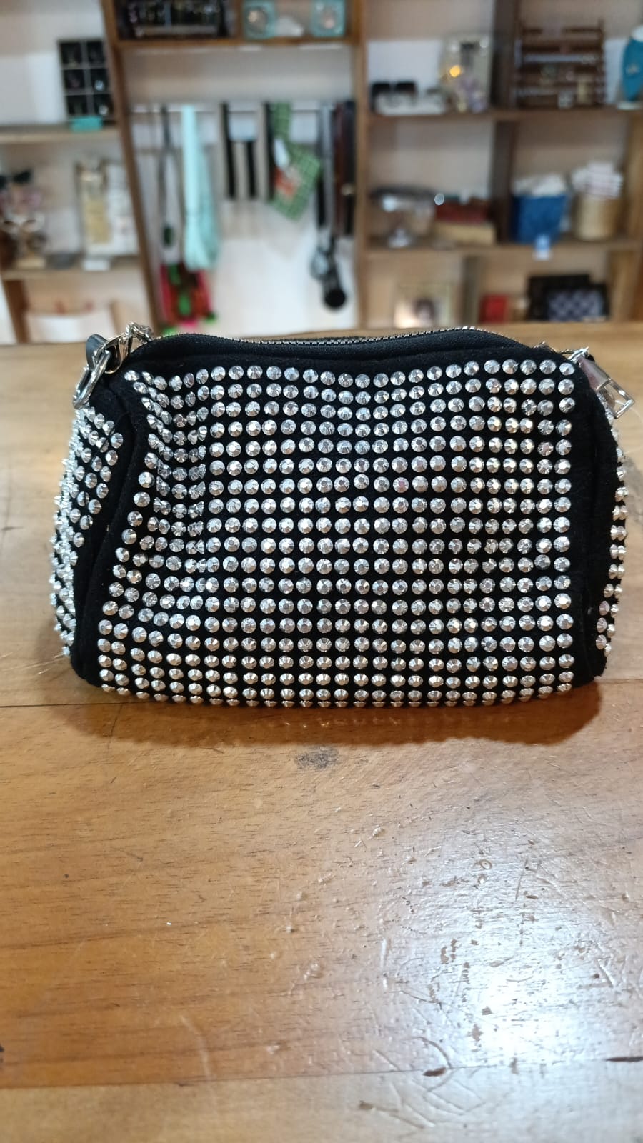 Cartera mini brillos plateados vista frontal