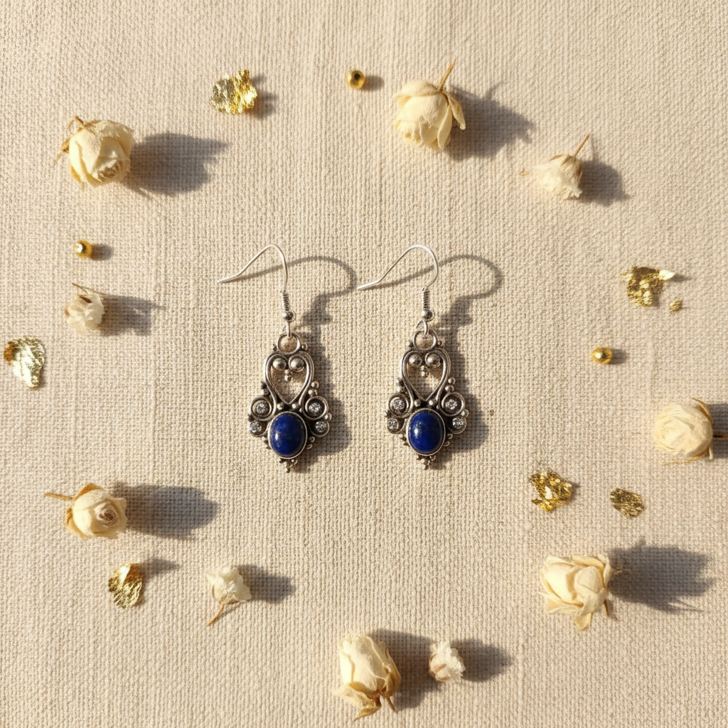 Aretes barroco lapislázuli flat lay