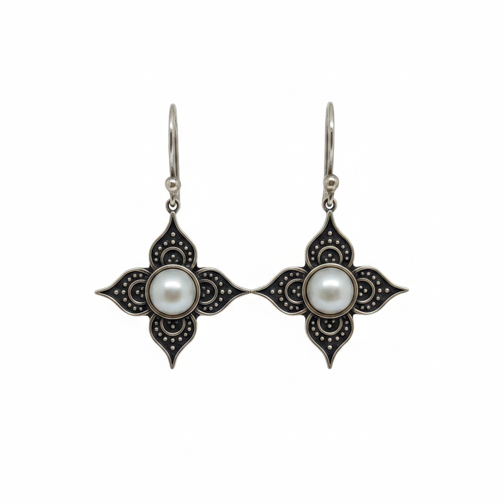 Aretes flor perla fondo blanco