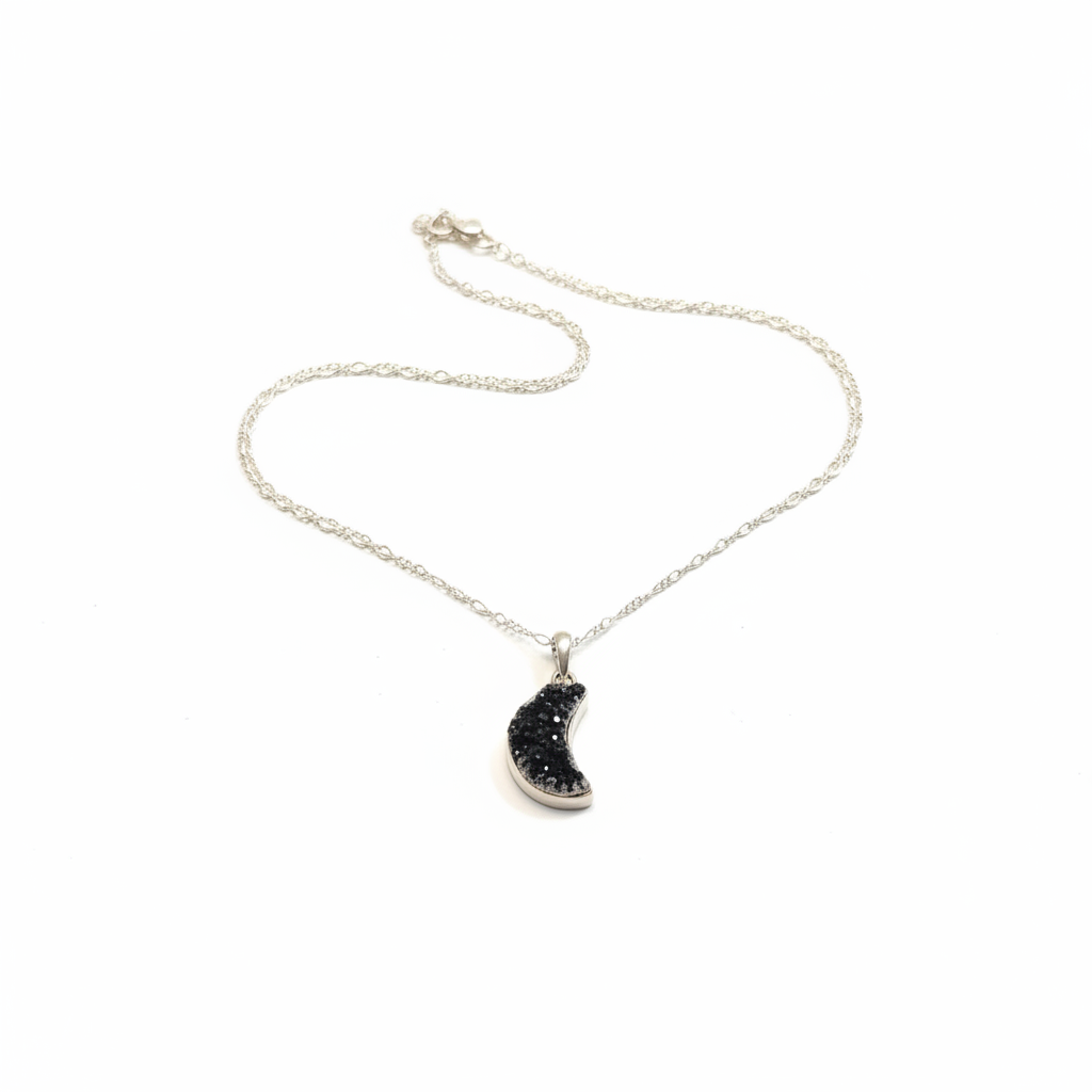 Collar luna fondo blanco